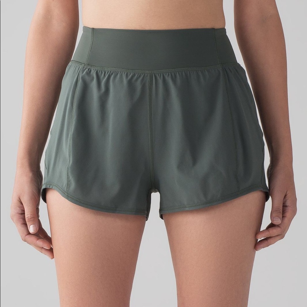 Women’s Lululemon Lean in Short- Dark Forest, Size 4